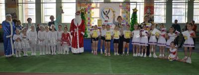 В Рязани Дед Мороз и Снегурочка наградили участников первых соревнований по фитнес-аэробике среди ДОУ